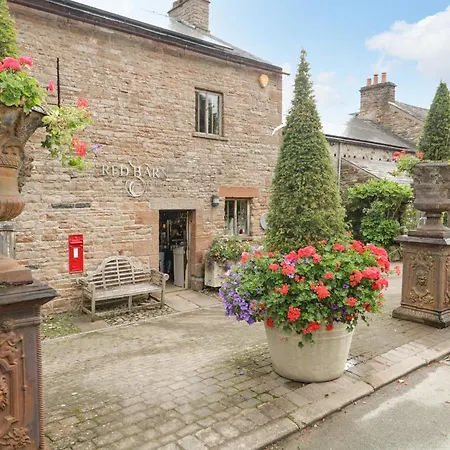 Tuxhills Penrith